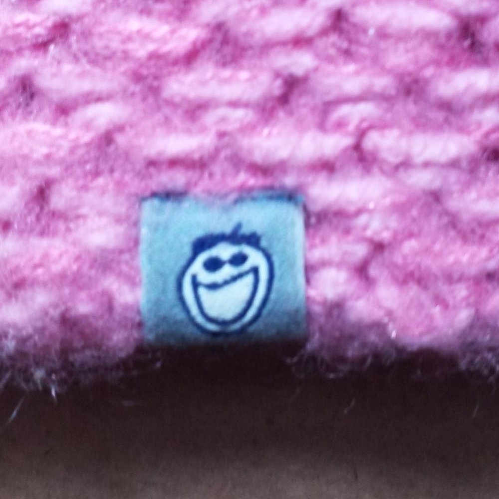 Pink knit hat - Picture 3 of 4
